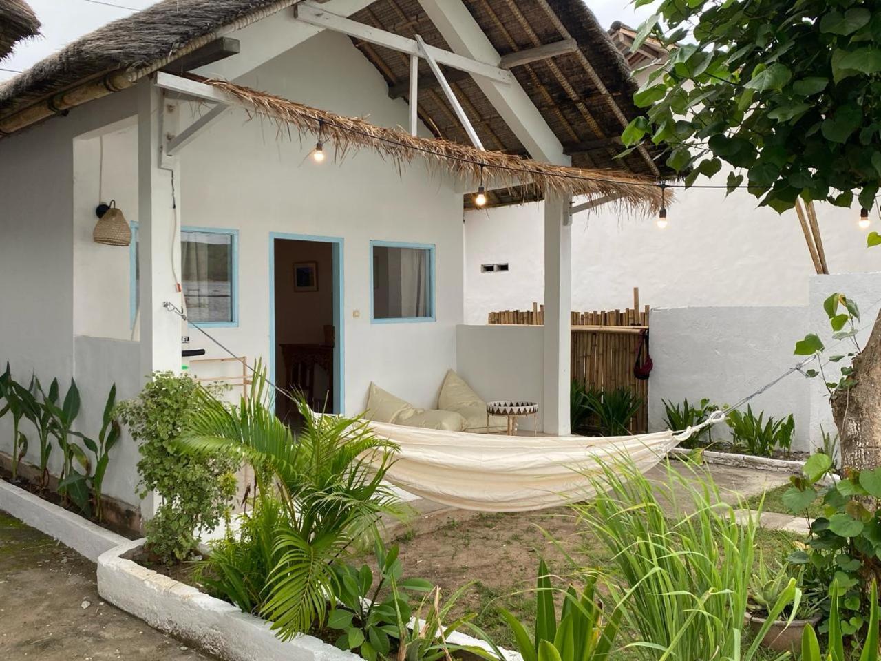 Surf Shack Grupuk Hotel Bumbang Eksteriør billede