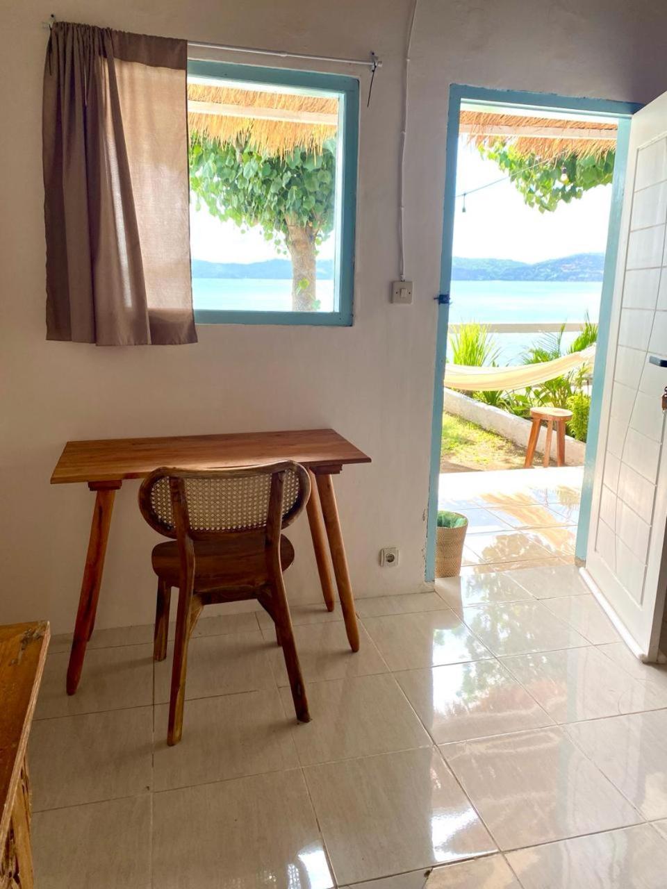 Surf Shack Grupuk Hotel Bumbang Eksteriør billede