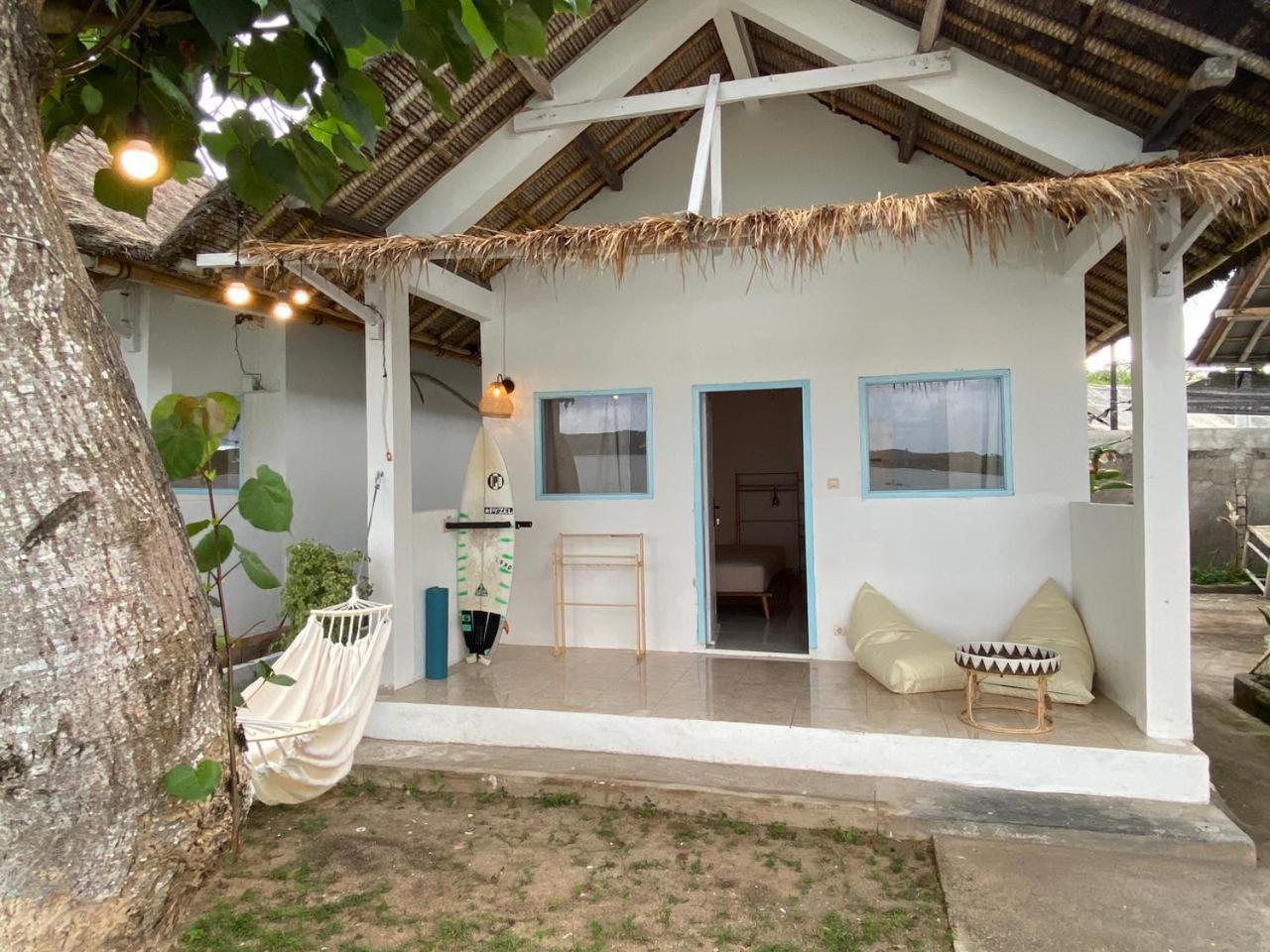 Surf Shack Grupuk Hotel Bumbang Eksteriør billede