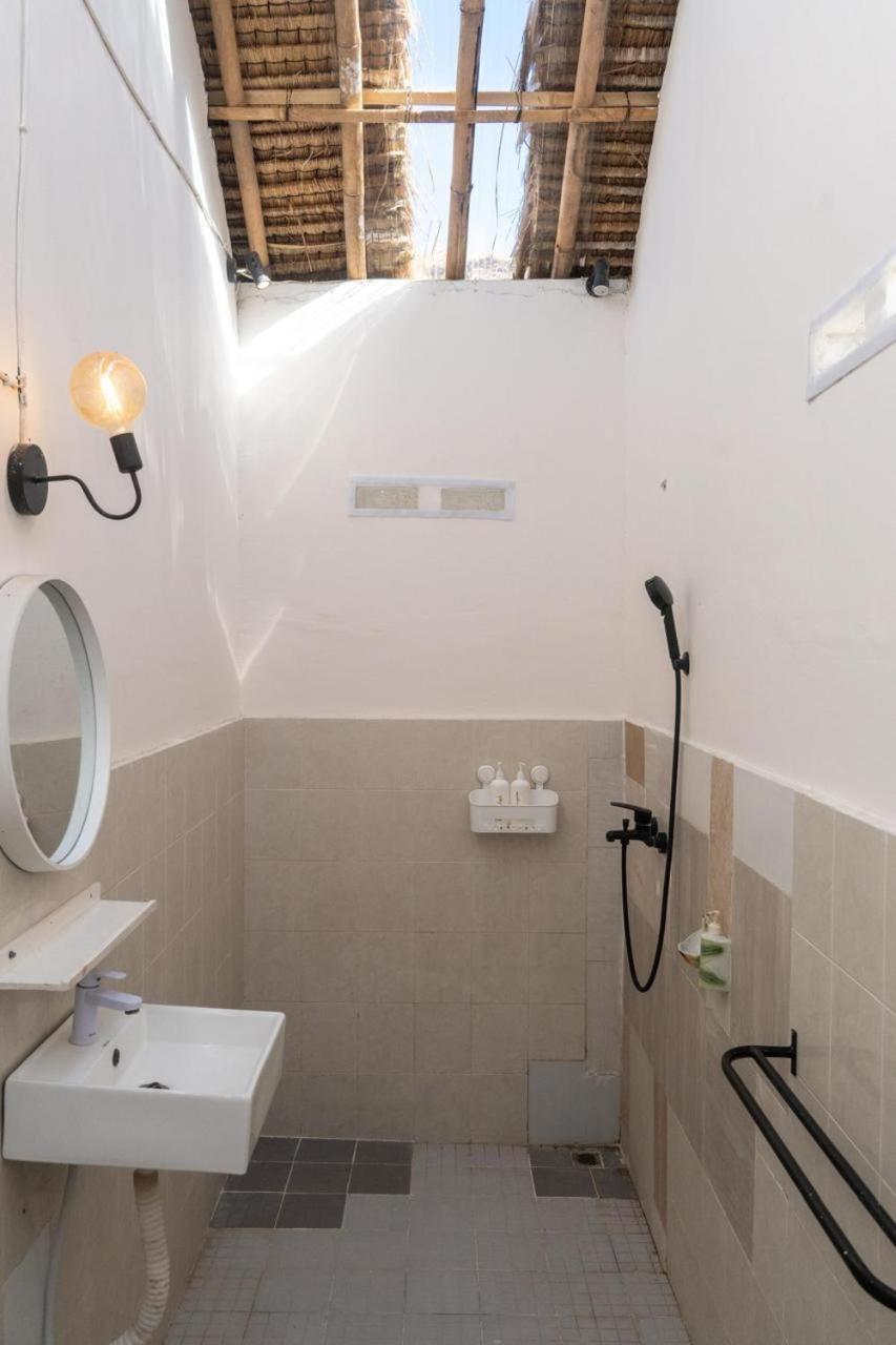 Surf Shack Grupuk Hotel Bumbang Eksteriør billede